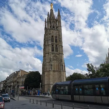 Apartment Dependance Cosy Dans Maison Bordelaise A 200m Du Tram Et Du Chu